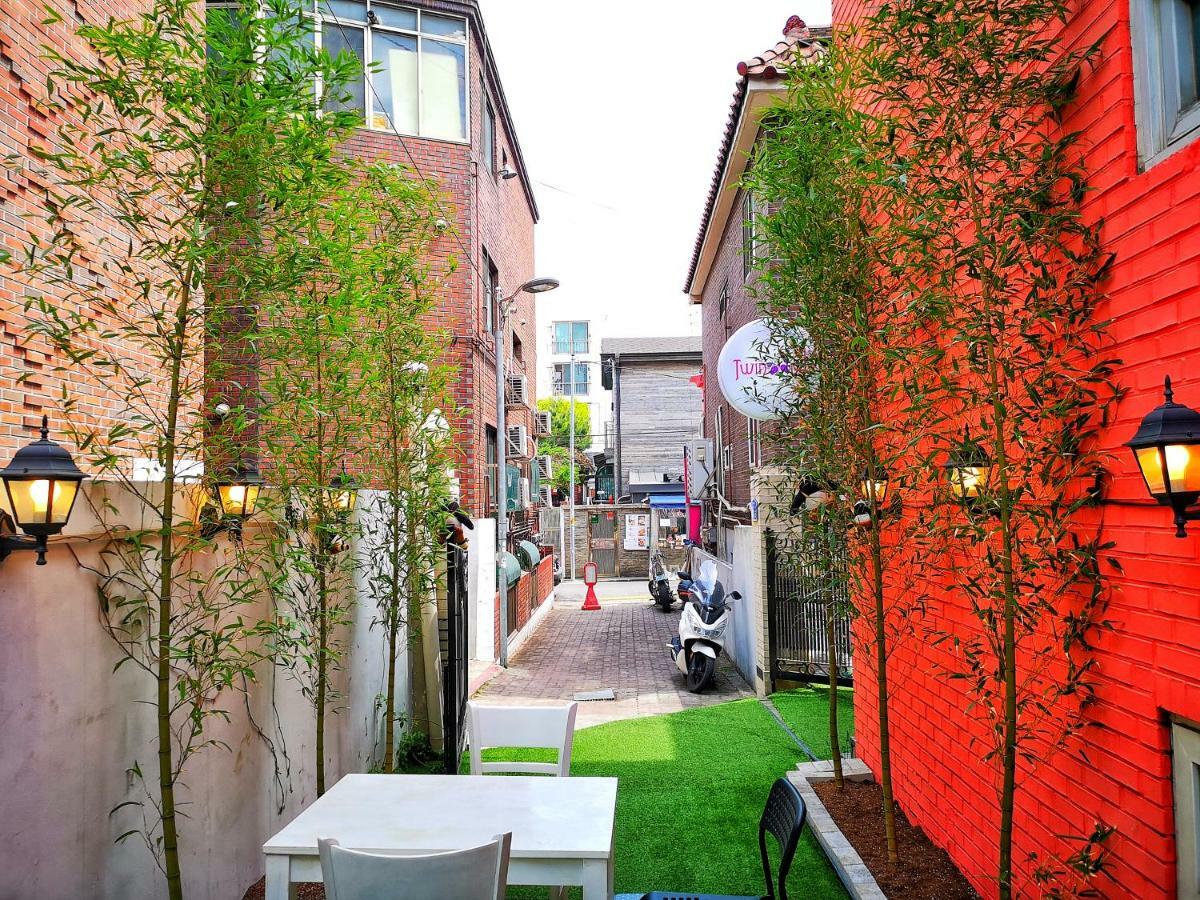 Twin Panda Guesthouse Сеул Экстерьер фото