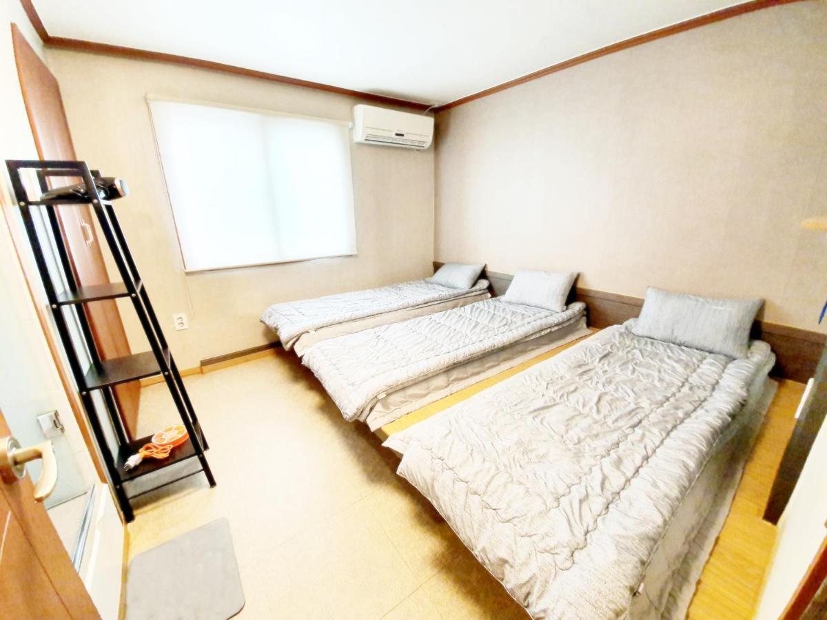 Twin Panda Guesthouse Сеул Экстерьер фото
