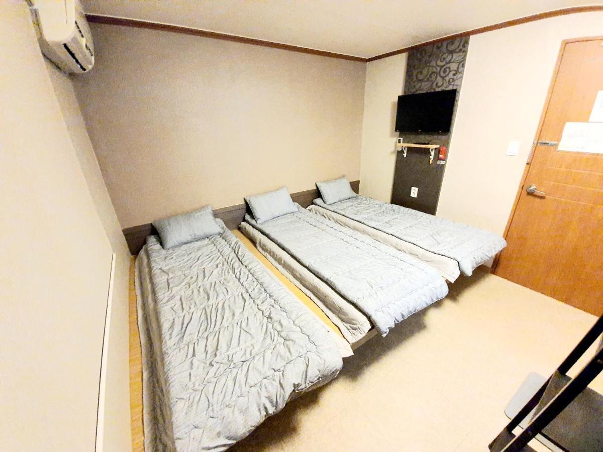 Twin Panda Guesthouse Сеул Экстерьер фото