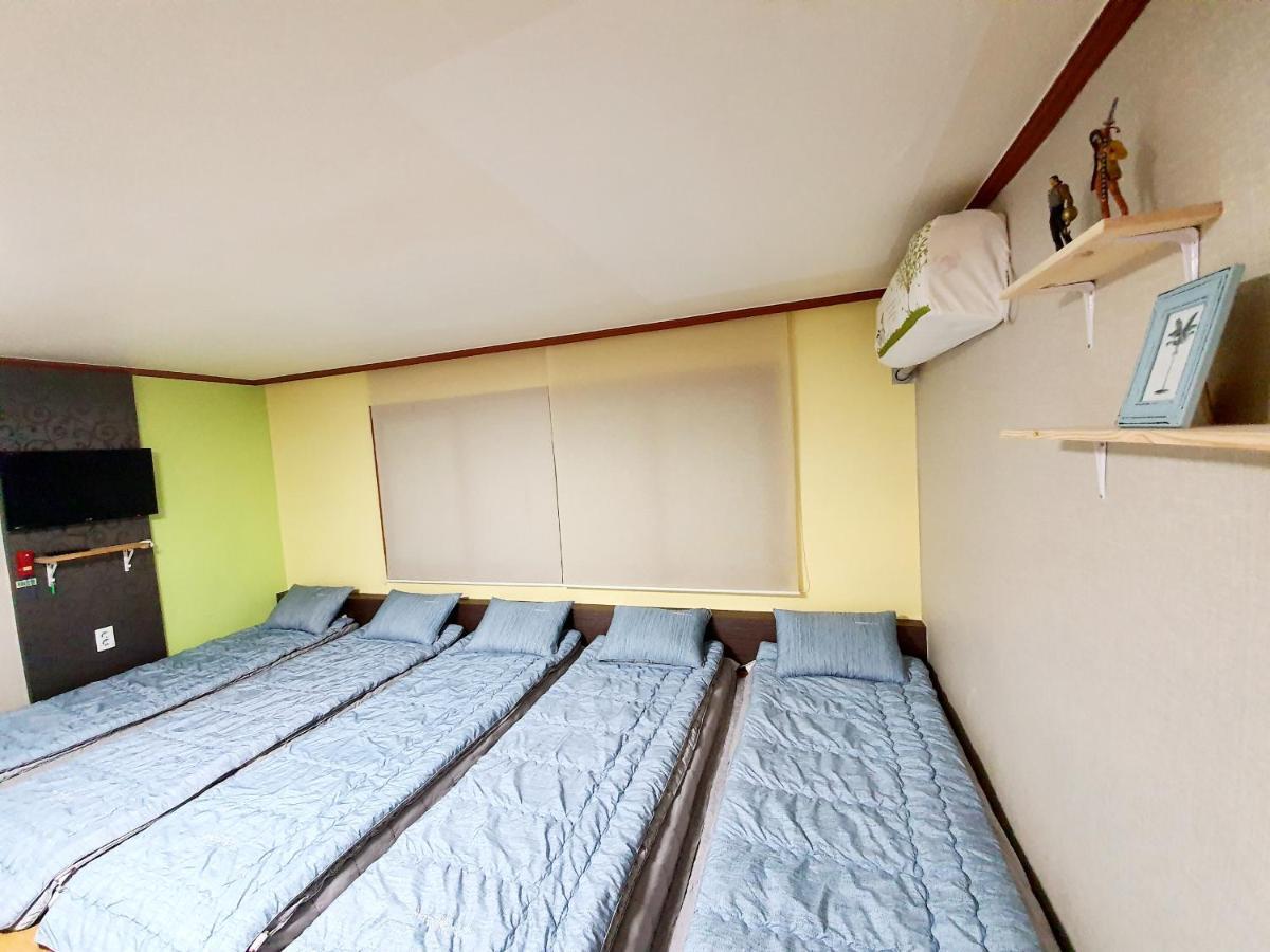 Twin Panda Guesthouse Сеул Экстерьер фото