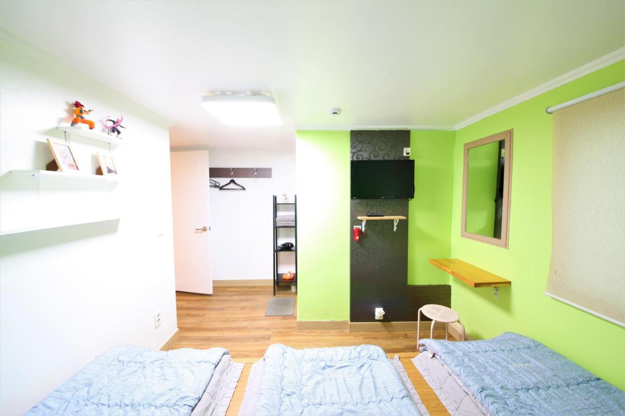 Twin Panda Guesthouse Сеул Экстерьер фото