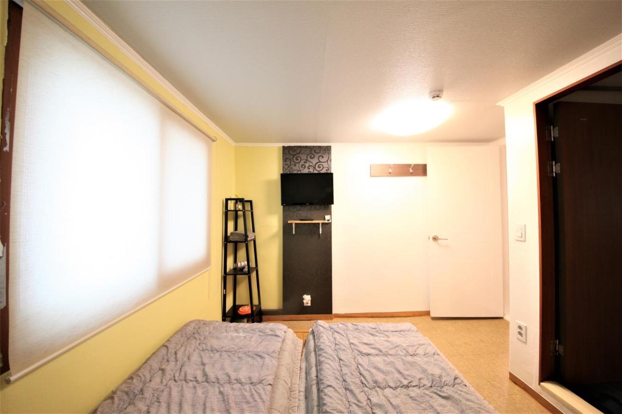 Twin Panda Guesthouse Сеул Экстерьер фото