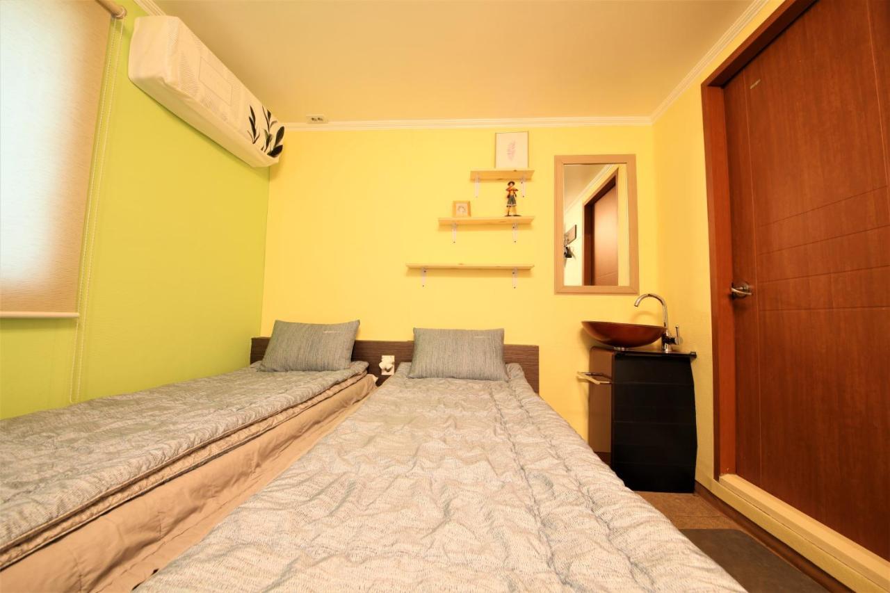 Twin Panda Guesthouse Сеул Экстерьер фото
