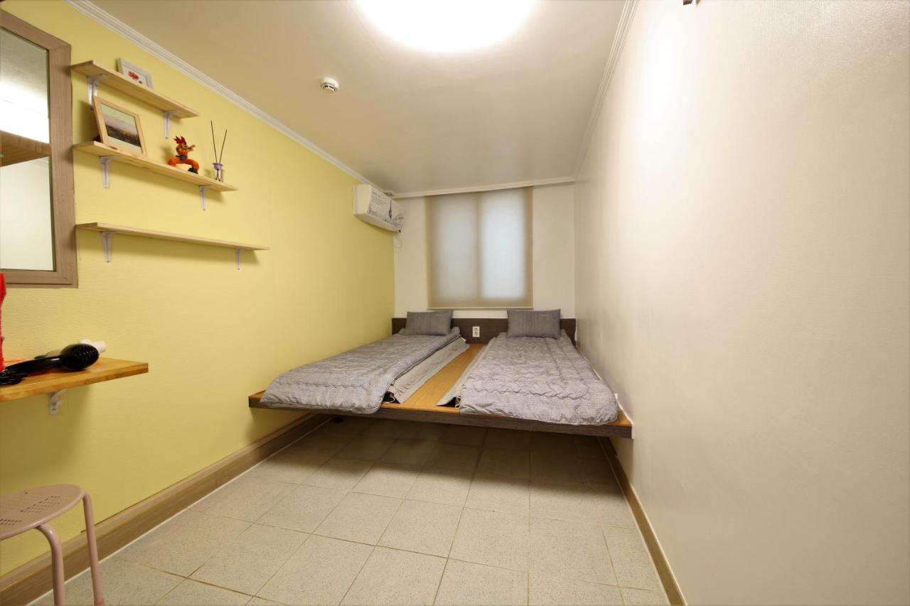 Twin Panda Guesthouse Сеул Экстерьер фото