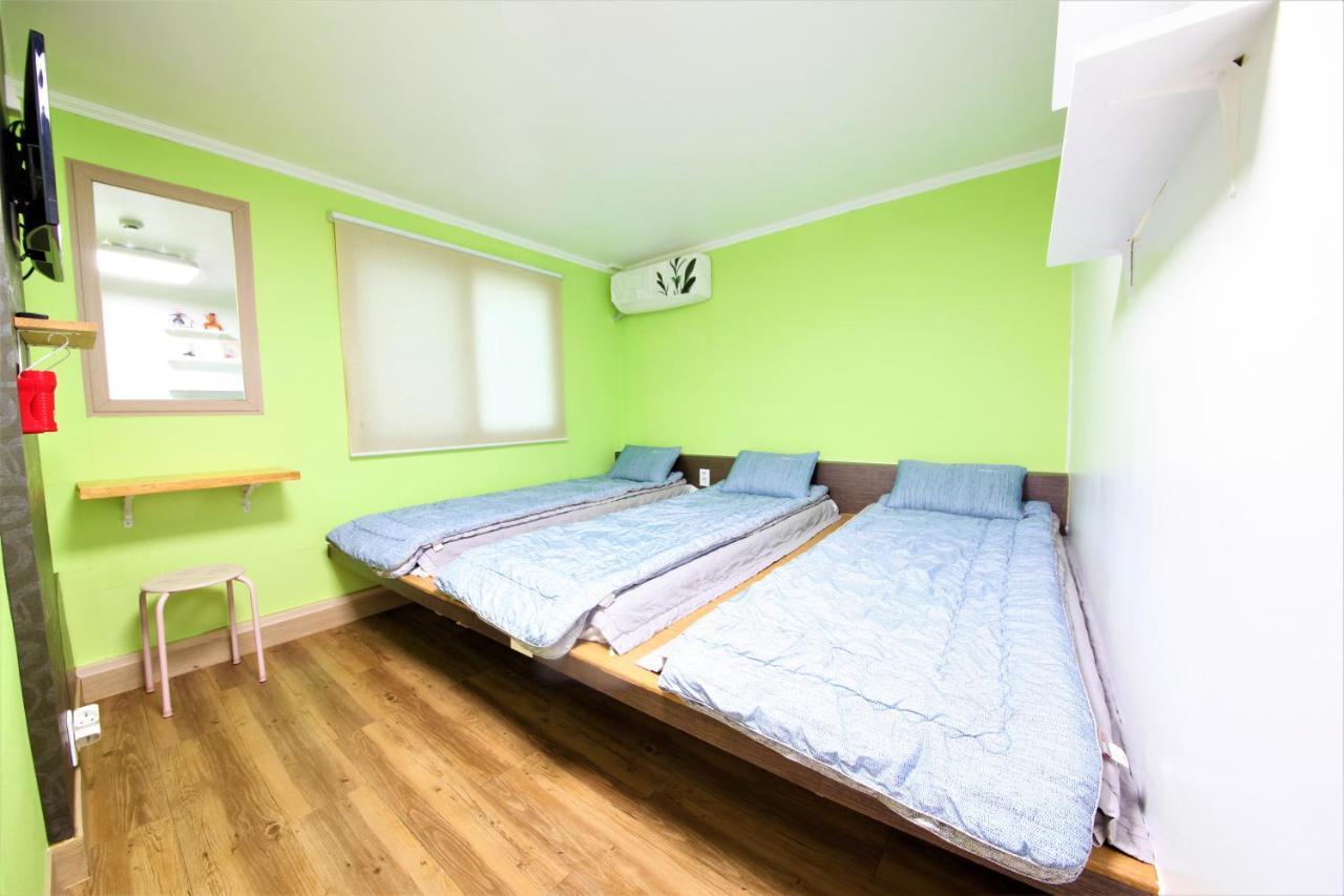 Twin Panda Guesthouse Сеул Экстерьер фото