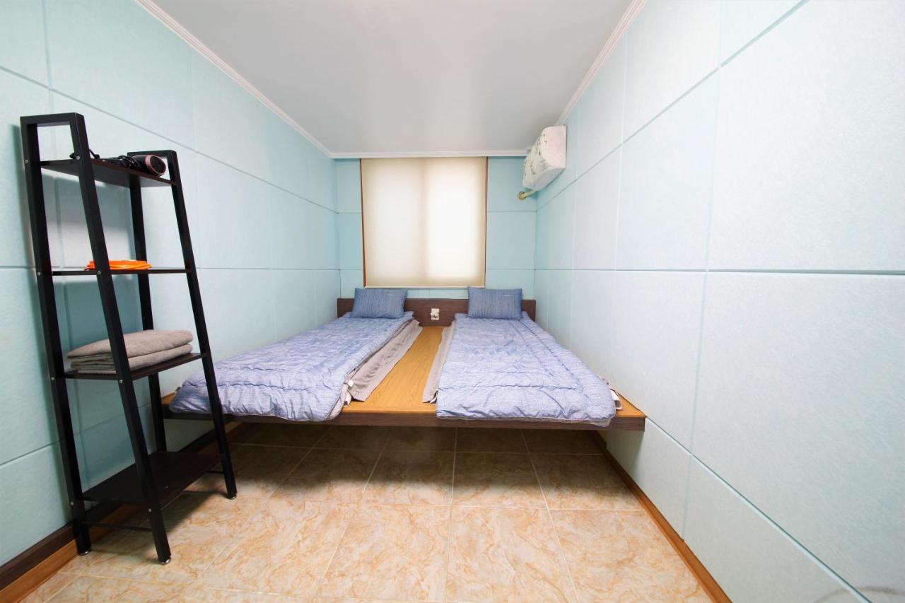 Twin Panda Guesthouse Сеул Экстерьер фото